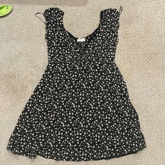 Black mini dress with flowers - Picture 1 of 5